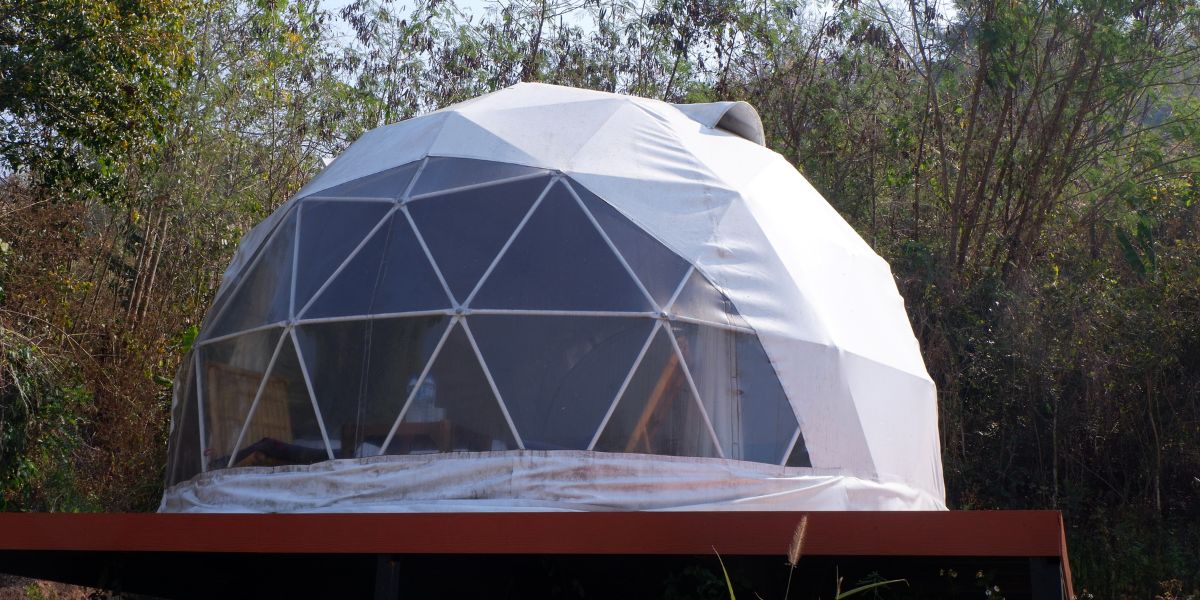 Tenda Dome untuk Pemantauan di Hutan